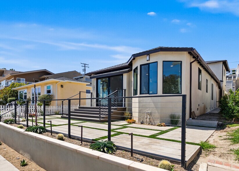 More Photos Of 216 Cliff Dr, Laguna Beach Apartments For Sale