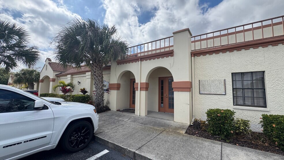 More Photos Of 1684 N Belcher Rd, Clearwater Flex For Lease