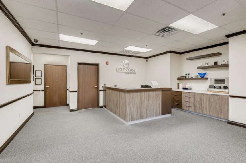 More Photos Of 6320 Hinson St, Las Vegas Light Distribution For Sale