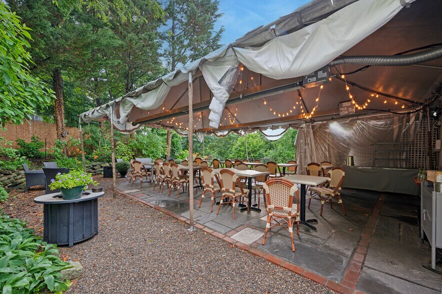 More Photos Of 7402 Germantown Ave, Philadelphia Restaurant For Lease