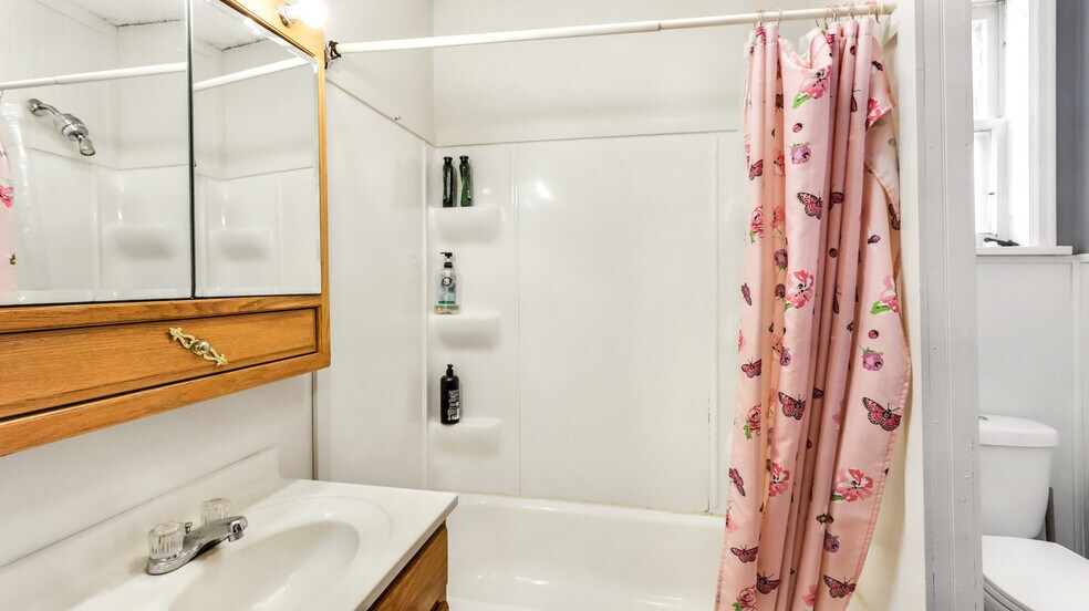 More Photos Of 106 S Harding St, Owen Apartments For Sale