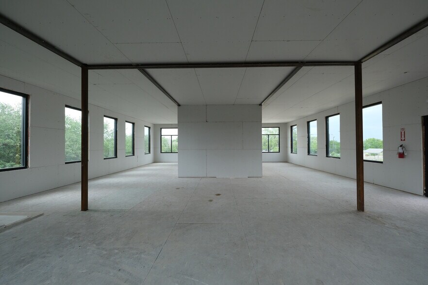 More Photos Of 10521 W Parmer Ln, Austin Office For Lease