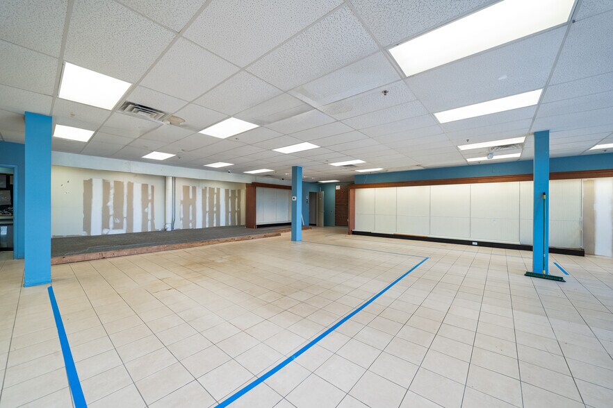 More Photos Of 1481 State Route 23, Butler Storefront For Lease