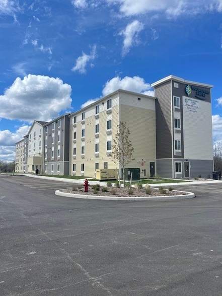 Primary Photo Of 145 Bellwood Dr, Rochester Hotel For Sale