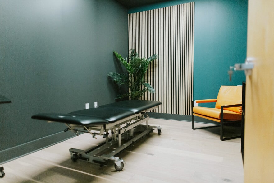 More Photos Of 1014 4th Ave S, Nashville Flex For Sale