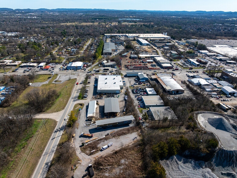 More Photos Of 203 Downs Blvd, Franklin Freestanding For Lease