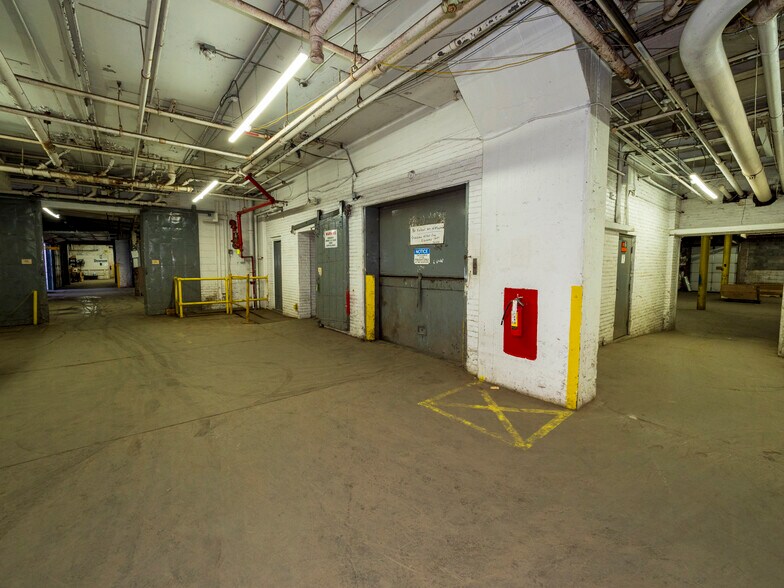 More Photos Of 39 Meade St, Trenton Distribution For Lease