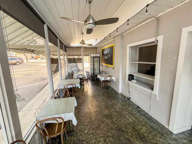 More Photos Of 112 Pine St, Texarkana Restaurant For Sale