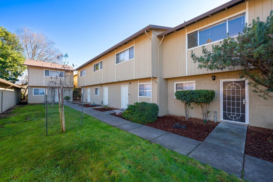 More Photos Of 960 Marlene St, Ukiah Apartments For Sale