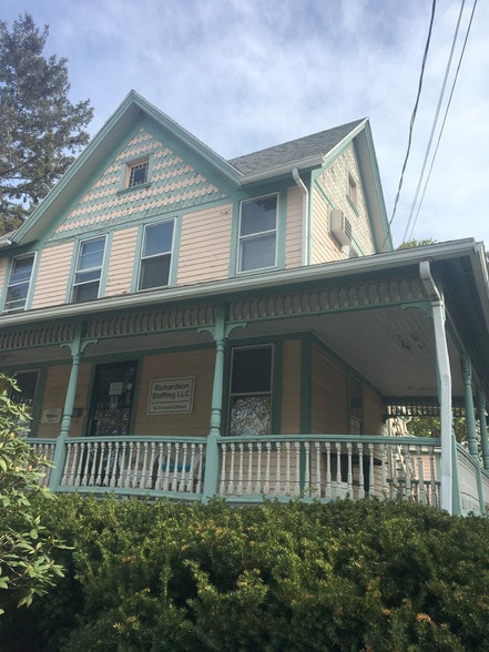 More Photos Of 54 Fremont St, New London Office Residential For Sale