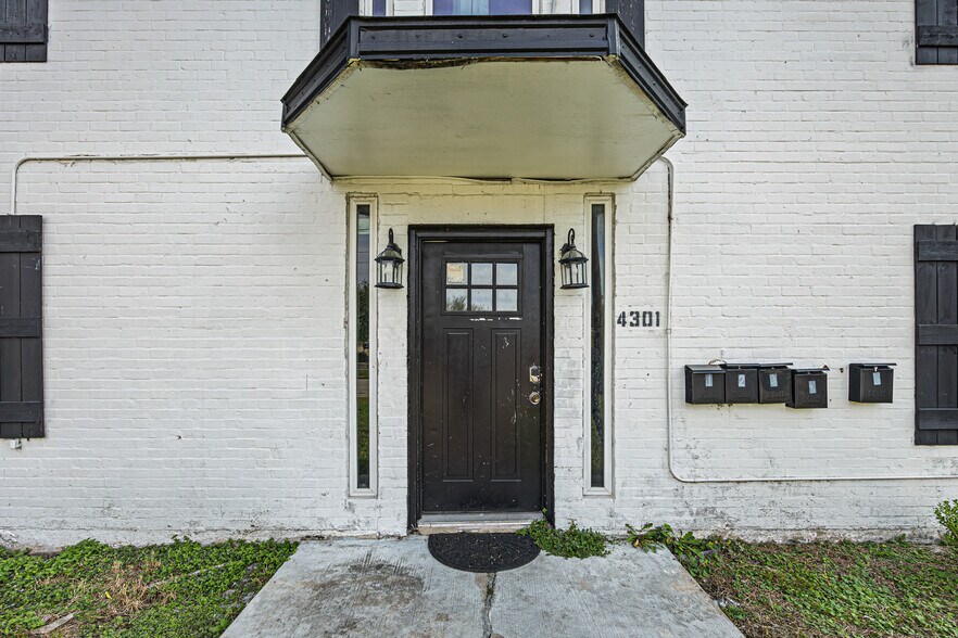 More Photos Of 4301 Chartres St, Houston Apartments For Sale