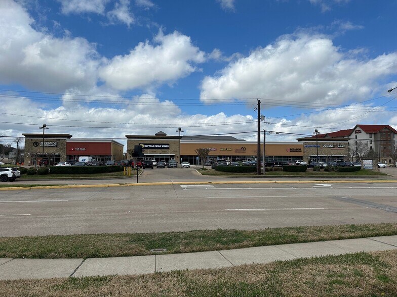 More Photos Of 528 W Bay Area Blvd, Webster Unknown For Lease