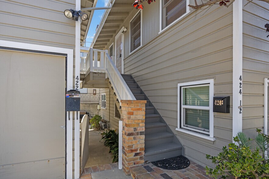More Photos Of 144 Whiting St, El Segundo Apartments For Sale