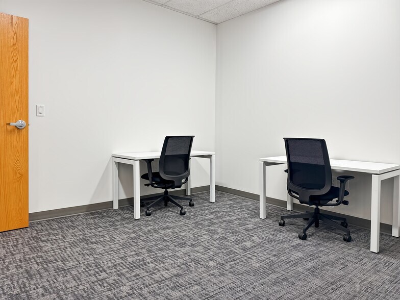More Photos Of 12822 SE 32nd St, Bellevue Coworking Space