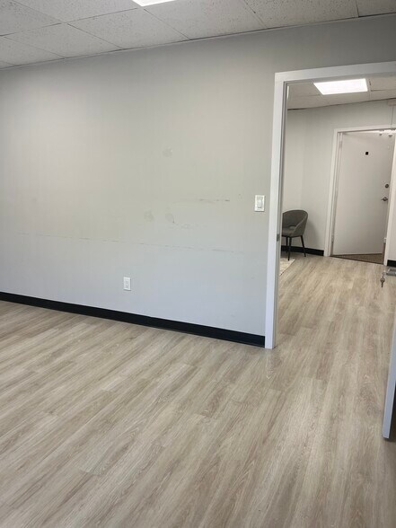 More Photos Of 35 Kings Hwy E, Fairfield Office For Lease