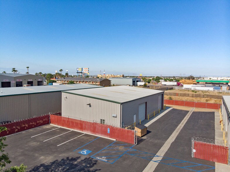 More Photos Of 138 Coremark Ct, Bakersfield Service For Lease