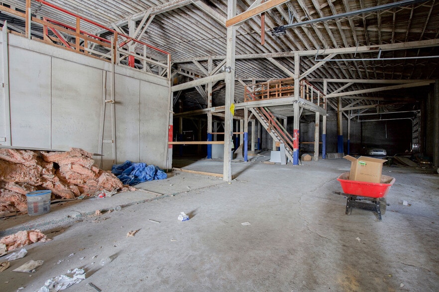 More Photos Of 221 S Walnut Ave, Sidney Warehouse For Sale