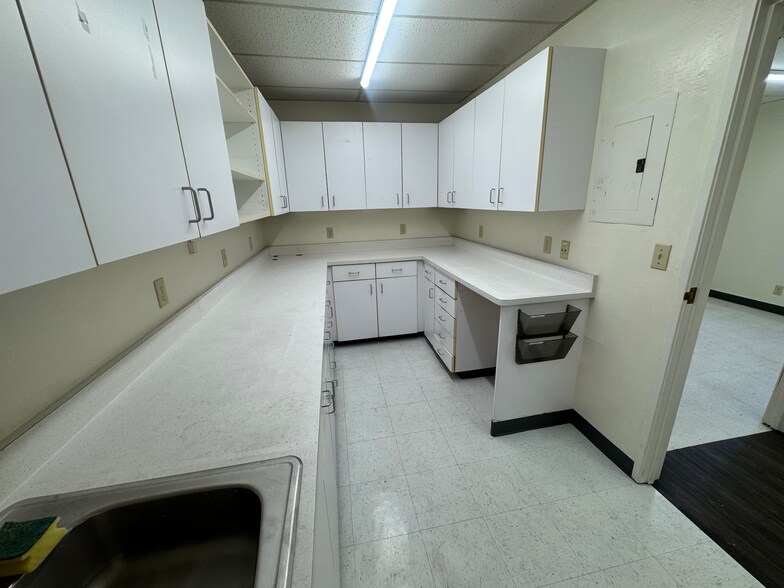 More Photos Of 2089 Vale Rd, San Pablo Office For Sale