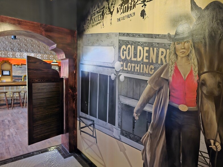 More Photos Of 1011 Front St, Evanston Restaurant For Lease