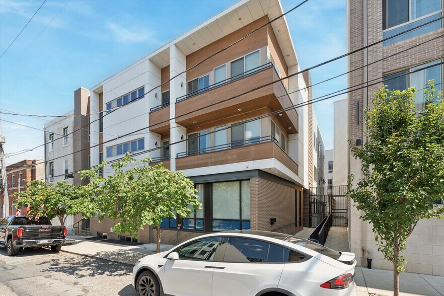 More Photos Of 1225 N 7th St, Philadelphia Office For Lease