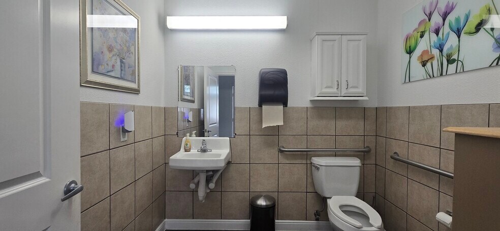 More Photos Of 1205 Bent Oaks Ct, Denton Office For Sale