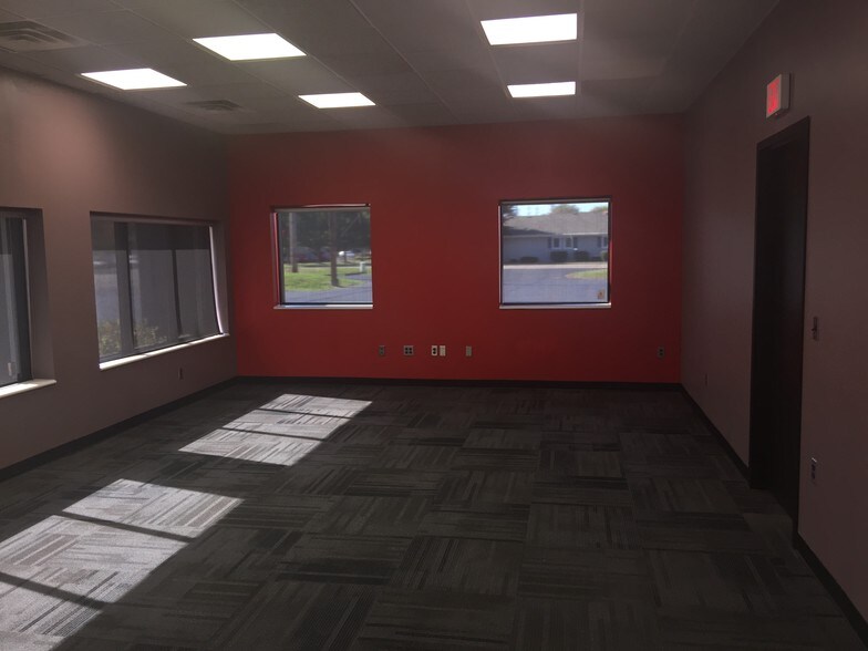 More Photos Of 30 Kinsey Rd, Xenia Light Distribution For Sale