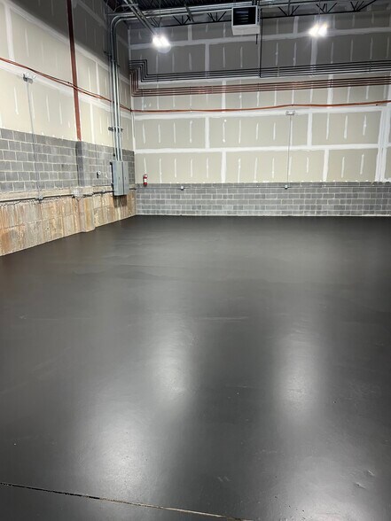 Primary Photo Of 23541 Pebble Run Pl, Sterling Warehouse For Lease