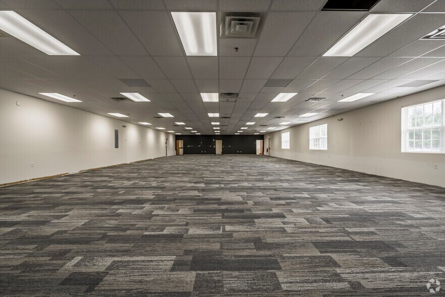 More Photos Of 8161 Executive Ct, Lansing Medical For Lease