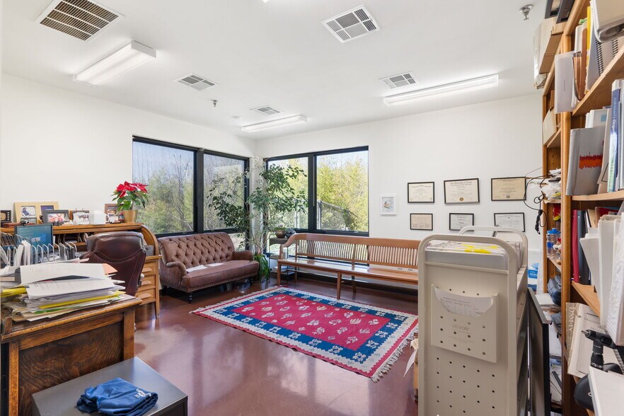 More Photos Of 8334 Cross Park Dr, Austin Medical For Sale