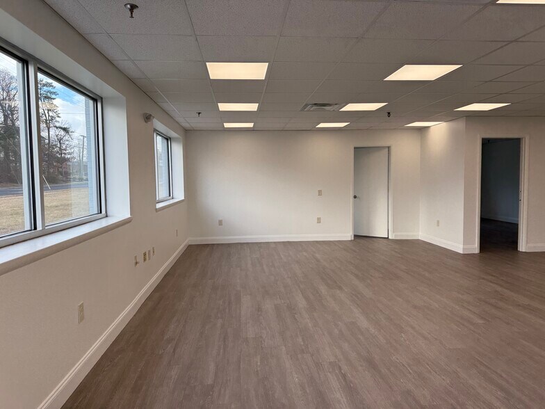 More Photos Of 900 Kennedy Blvd, Somerdale Warehouse For Lease