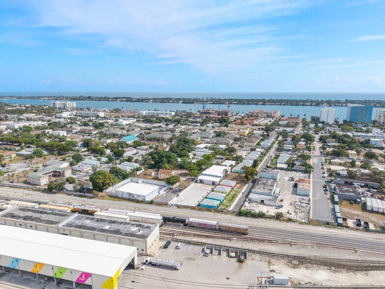 More Photos Of 540 17th St, West Palm Beach Warehouse For Lease