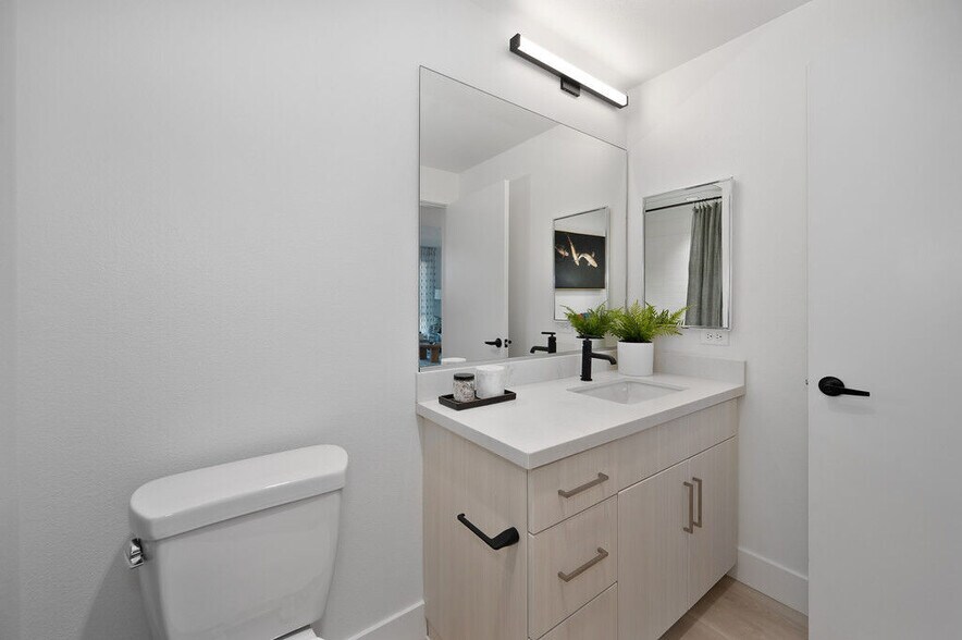 More Photos Of 5570 Rosemead Blvd, Temple City Apartments For Lease