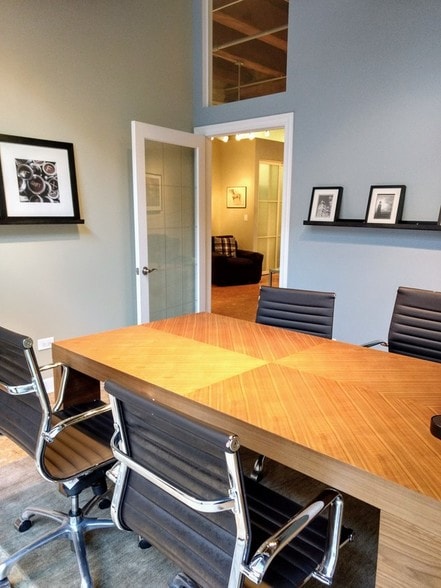 More Photos Of 824 W Superior St, Chicago Office Residential For Sale