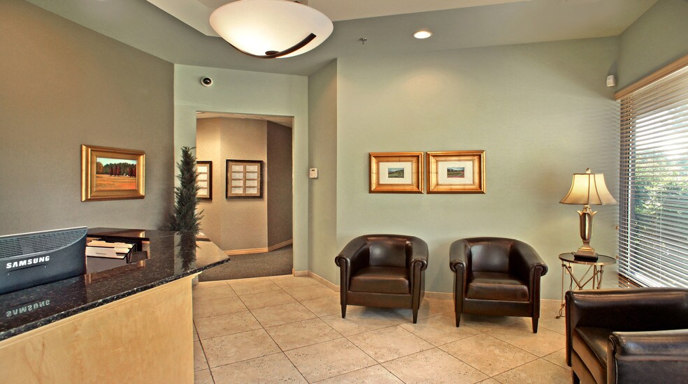 More Photos Of 5365 Robin Hood Rd, Norfolk Research And Development For Lease