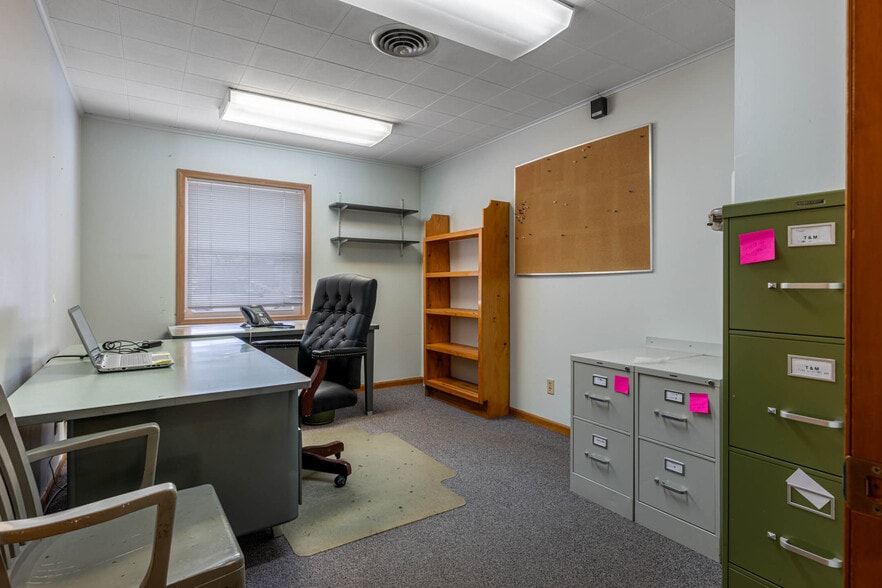 More Photos Of 3946 Indian Ripple Rd, Dayton Warehouse For Lease