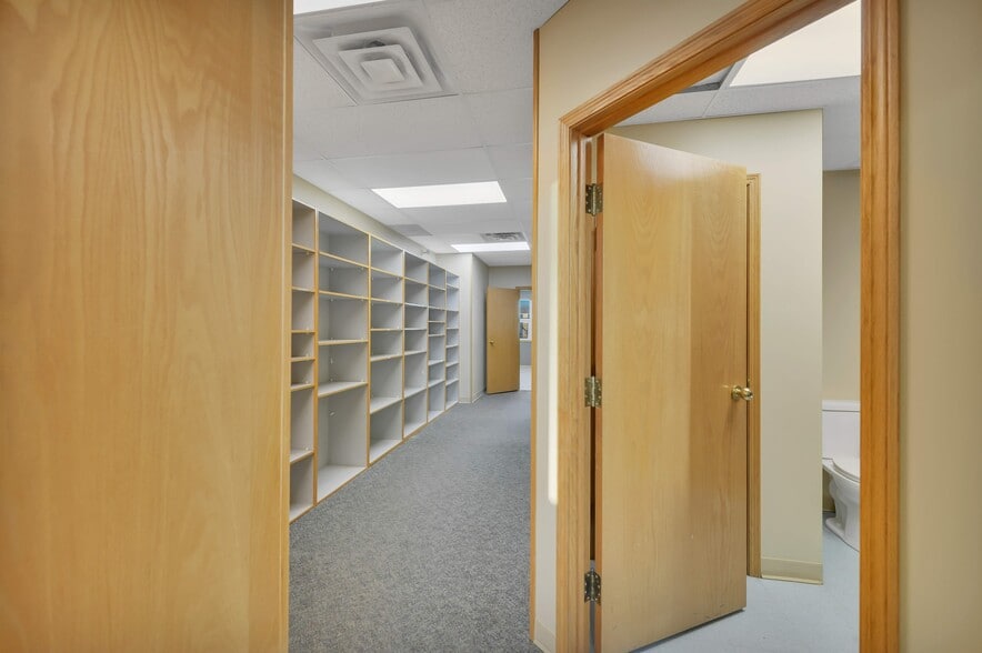 More Photos Of 5116 52 St, Red Deer Storefront Retail Office For Sale