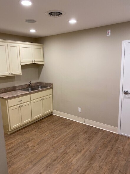 More Photos Of 1509 W 3rd St, Farmville Medical For Lease