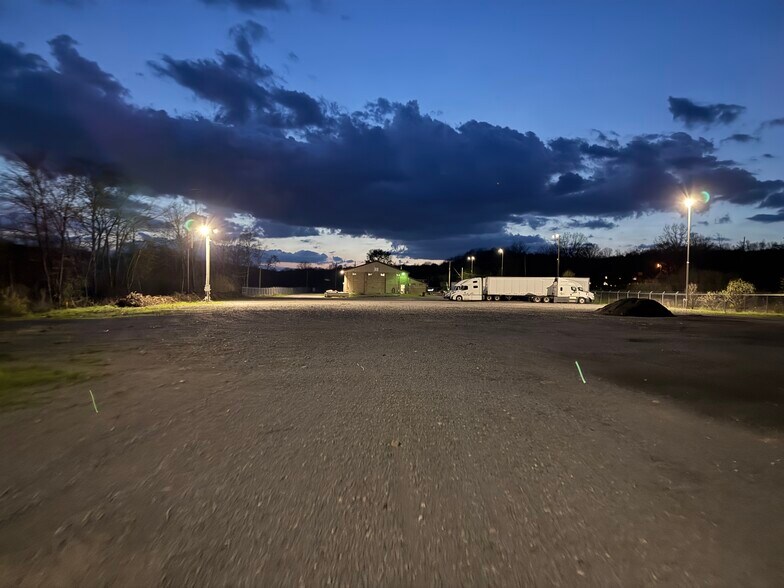 More Photos Of 4881 Pittsburgh Rd, Harrisville Light Distribution For Sale