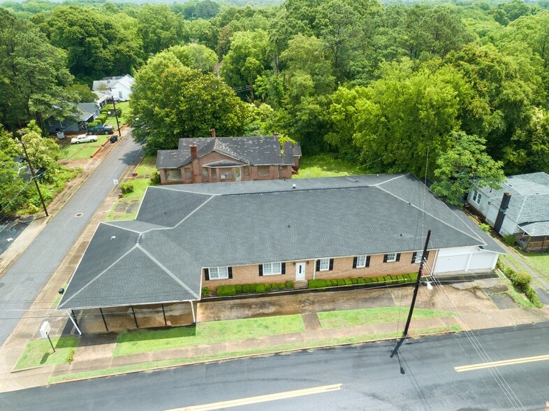 More Photos Of 1401 S Fant St, Anderson Funeral Home For Sale