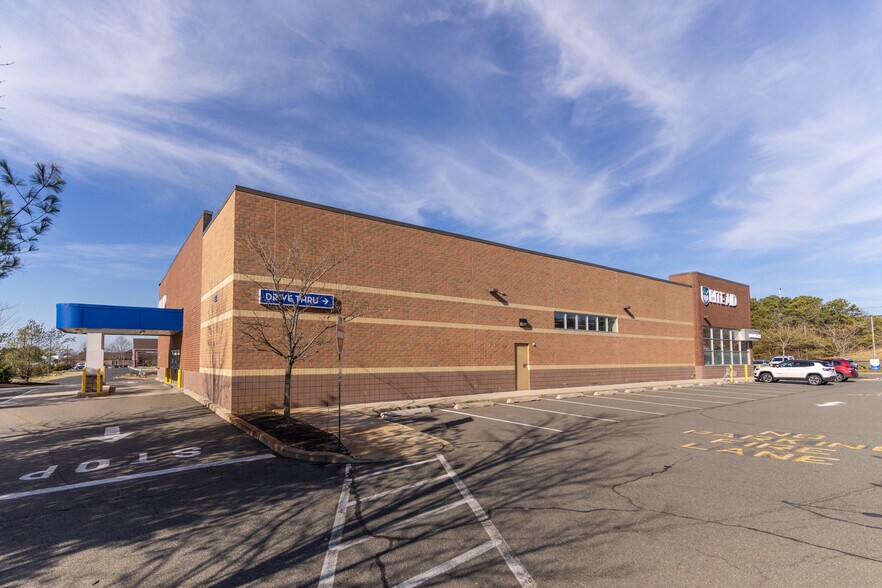 More Photos Of 31 Mule Rd, Toms River Drugstore For Lease