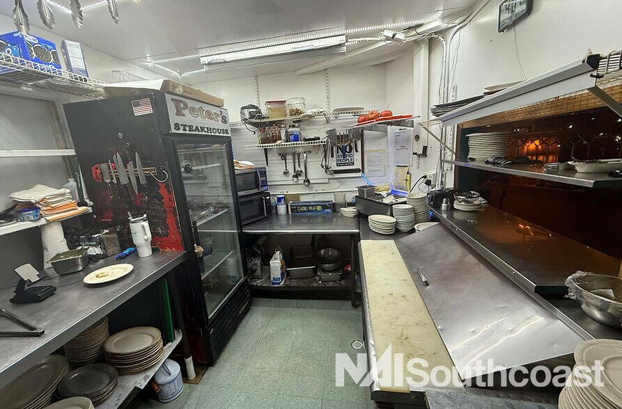 More Photos Of 3200 NE Maple Ave, Jensen Beach Restaurant For Lease