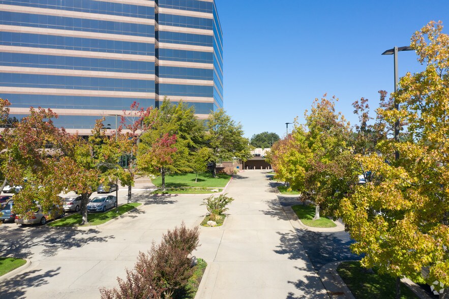 More Photos Of 4200 E Skelly Dr, Tulsa Office For Lease
