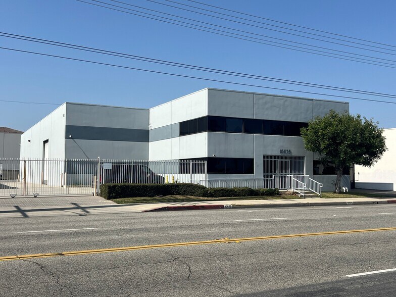 More Photos Of 10665 E Rush St, South El Monte Warehouse For Lease