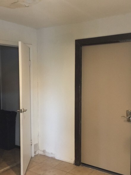 More Photos Of 8418 Broadway St, San Antonio Industrial For Sale