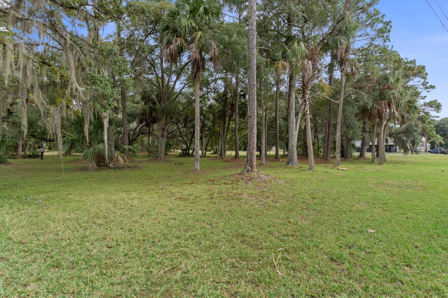 More Photos Of 377 Highway 40 W, Inglis Flex For Sale