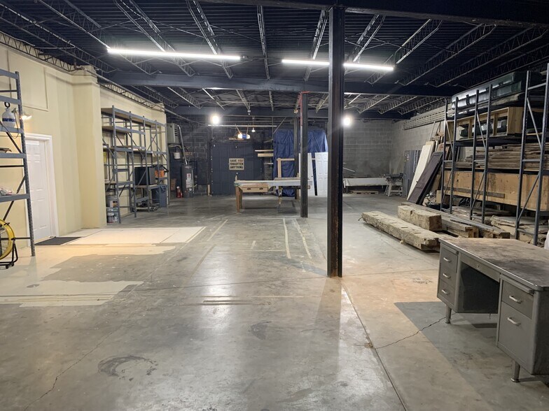 More Photos Of 2284 Quebec Rd, Cincinnati Flex For Lease