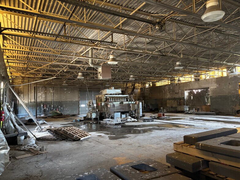 More Photos Of 125 N Blettner Ave, Hanover Industrial For Lease