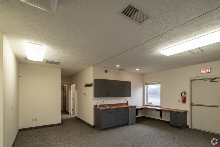 More Photos Of 4205 Charlar Dr, Holt Loft Creative Space For Sale