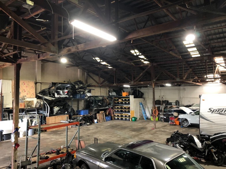 More Photos Of 7120 McCurdy Ln, Sacramento Warehouse For Lease