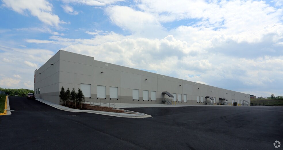 More Photos Of 9200 Alaking Ct, Capitol Heights Warehouse For Lease
